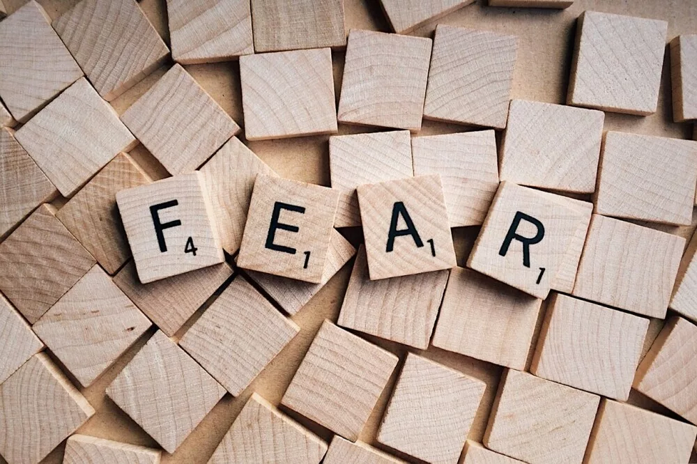 Overcoming fear, start side hustle, entrepreneur courage, fear of failure, taking the first step